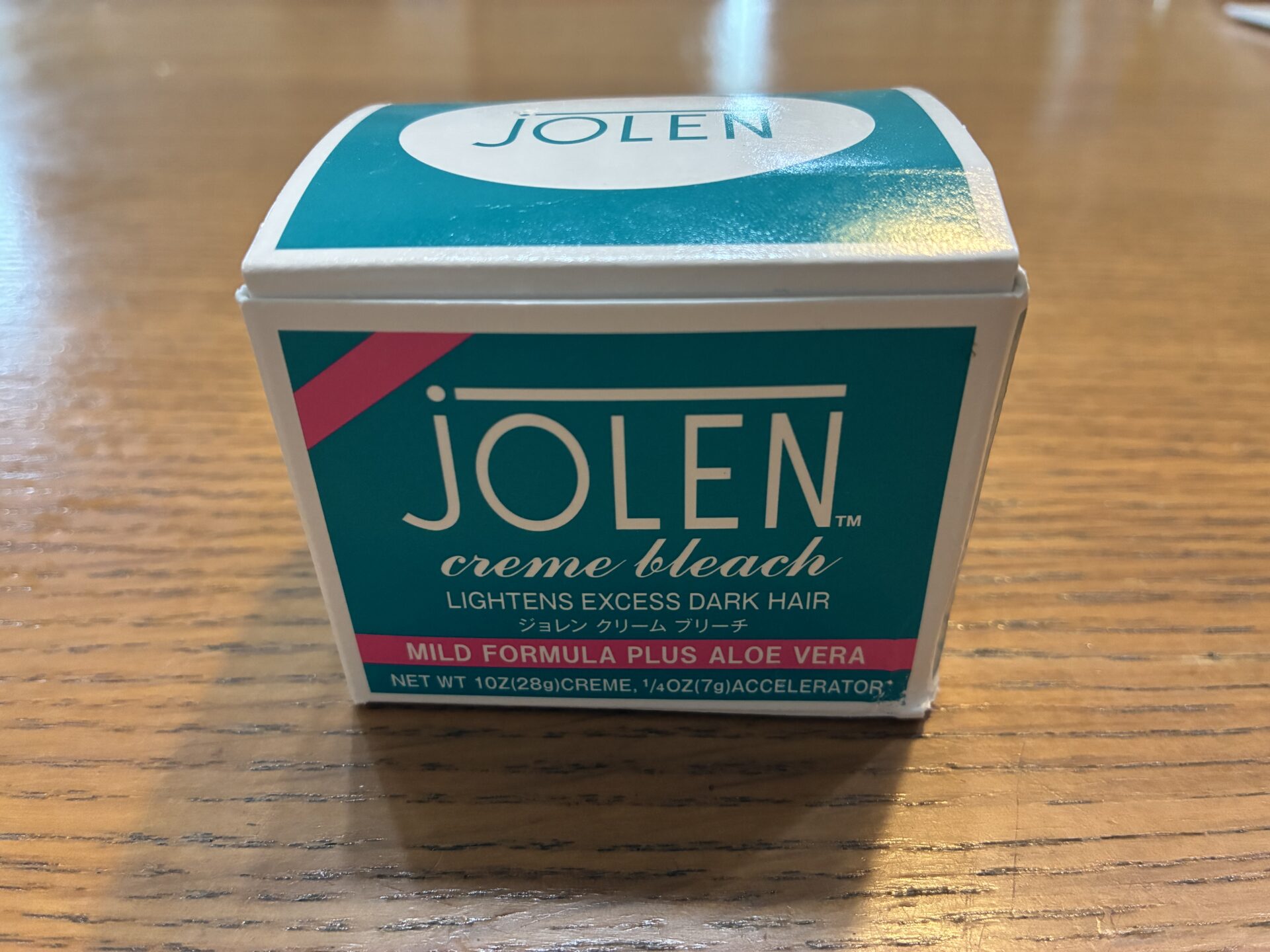 ジョレンクリームブリーチの箱