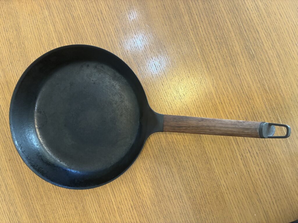 5年使ったバーミキュラ フライパン26cm(ウッドハンドル)の全体